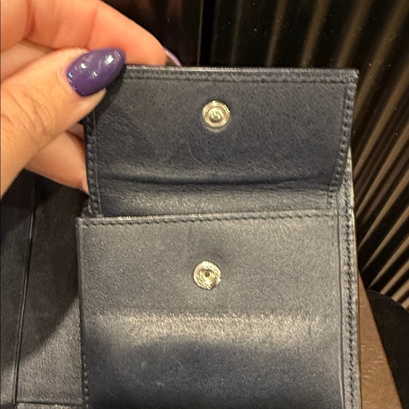 ‼️SALE‼️ Gucci - Men’s Navy Mini GG Embossed Leather Wallet w/Dusty, Box & COA - Picture 9 of 10